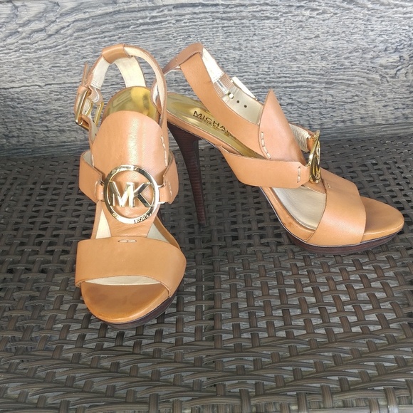 MICHAEL Michael Kors Shoes - 🍁SALE🍁Michael Kors leather sandal heels